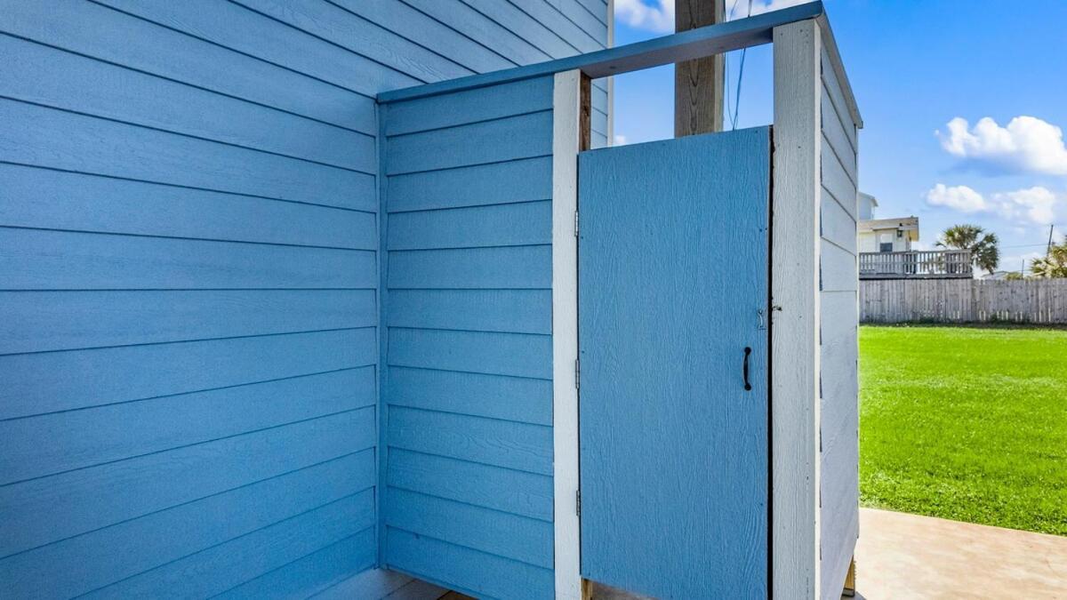 Holiday home You're My Bay, Blue,walk2bch,wifi,outdoorshwr,west Galveston